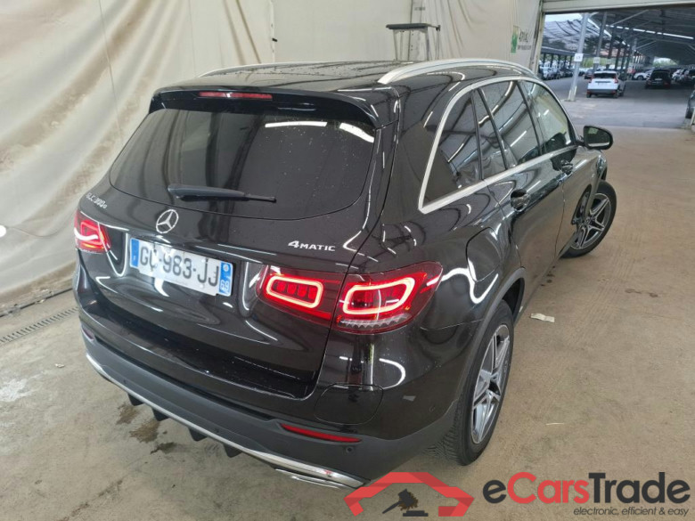 MERCEDES-BENZ GLC / 2019 / 5P / SUV 2.0 GLC 300 E AMG LINE 4MATIC #4