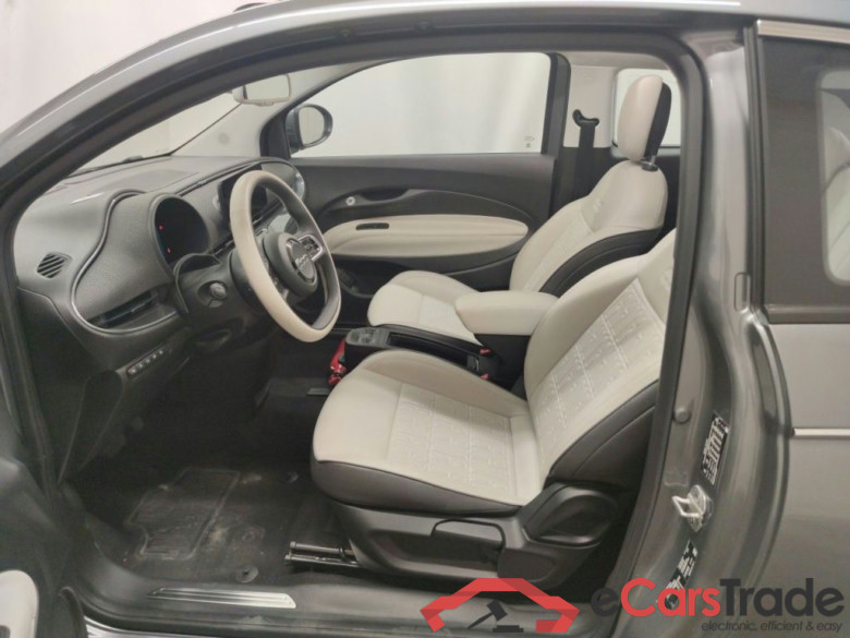 Fiat 500C 500e 42 kWh La Prima 2d #3