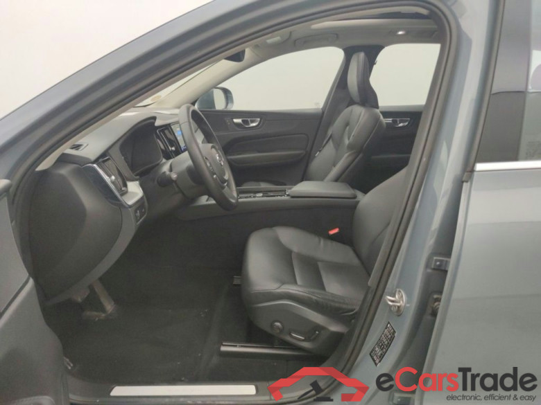 VOLVO XC60 DIESEL - 2021 2.0 B4 197 MHEV Momentum Pro 5d #3