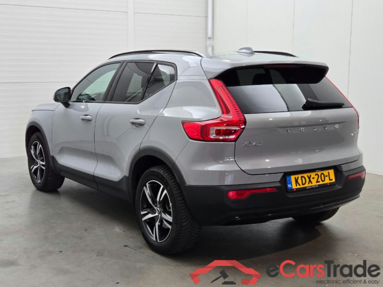 VOLVO XC40 2.0 B3 Plus Dark #3