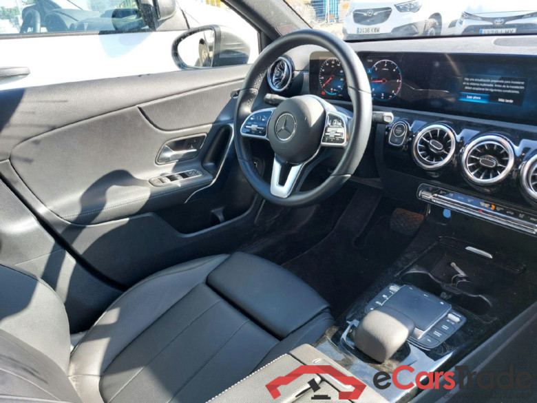MERCEDES-BENZ Clase A / 2018 / 4P / sedán Sedán A 200 d #3