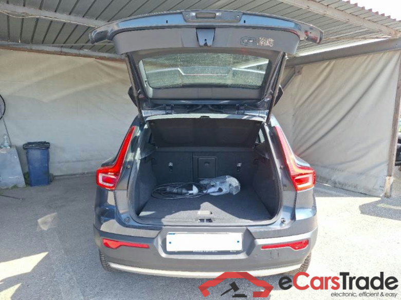 VOLVO XC40 / 2017 / 5P / SUV T4 PLUG-IN HYBRID AUTO RECH INSCRIP EXPR #5