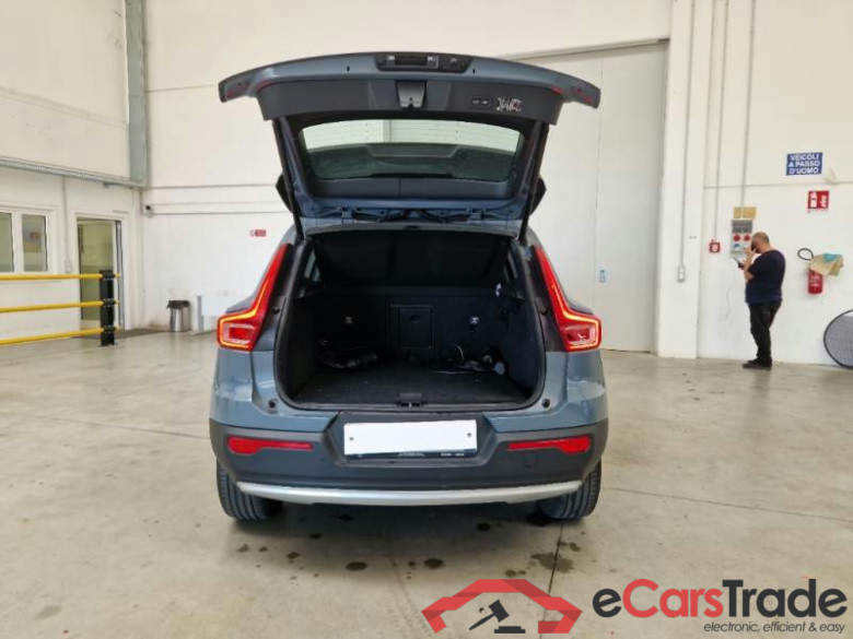 VOLVO XC40 / 2017 / 5P / SUV T5 PLUG-IN HYBRID AUTO RECH INSCRIP EXPR #5