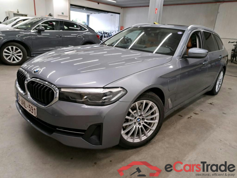 BMW - BMW 5 TOURING 530e 292PK Business Edition With Heated Dakota Seats & Towing Hook & Electric SunRoof * HYBRID *