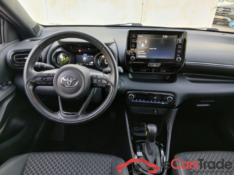 TOYOTA Yaris / 2020 / 5P / berlina con portón 1.5 120H Style #3