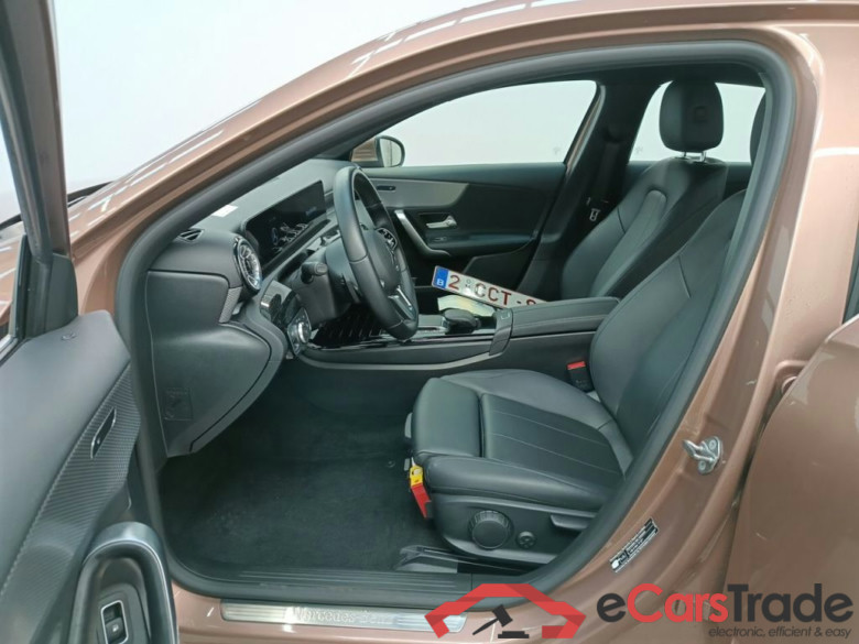 Mercedes-Benz A-Klasse A 250 e Business Solution 5d #3