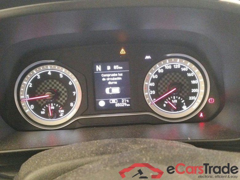 HYUNDAI i20 / 2020 / 5P / berlina con portón 1.0 TGDI 74kW (100CV) 48V Essence #4