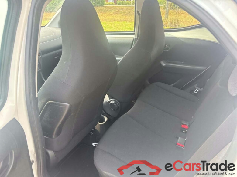 TOYOTA Aygo 1.0 VVT-i x-fun #5