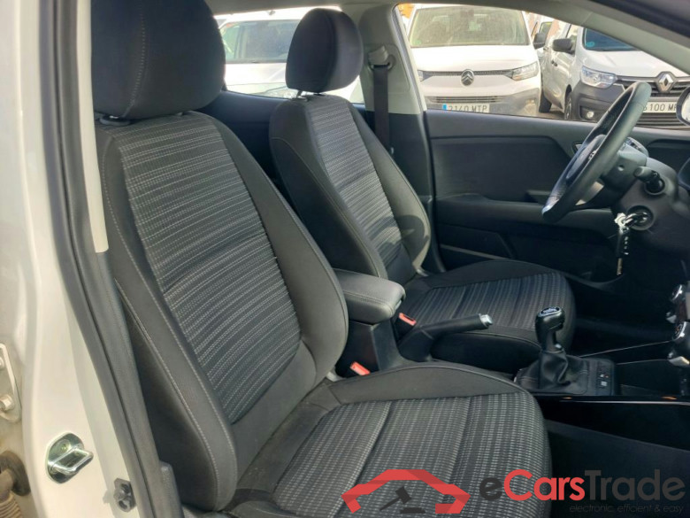 KIA Stonic / 2017 / 5P / todoterreno 1.0 T-GDi 88kW (120CV) MHEV iMT Drive #6