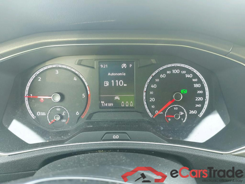 VOLKSWAGEN T-Roc / 2017 / 5P / todoterreno Advance 2.0 TDI 110kW (150CV) DSG (AC2) #4