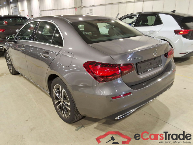 MERCEDES-BENZ A-CLASS LIMOUSINE 1.3 A 250 E BUSINESS LINE DCT #2