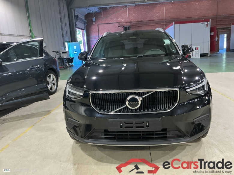 VOLVO XC40 2.0 B3 MHEV CORE LIMITED ED. DCT #2