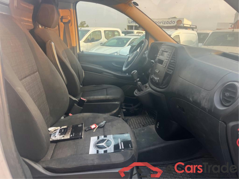 MERCEDES-BENZ Vito / 2014 / 4P / furgón 111 CDI Larga #6