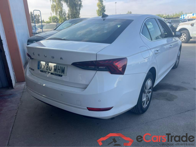 SKODA Octavia / 2020 / 5P / berlina con portón 2.0 TDI 110kW (150CV) Manual Ambition #2