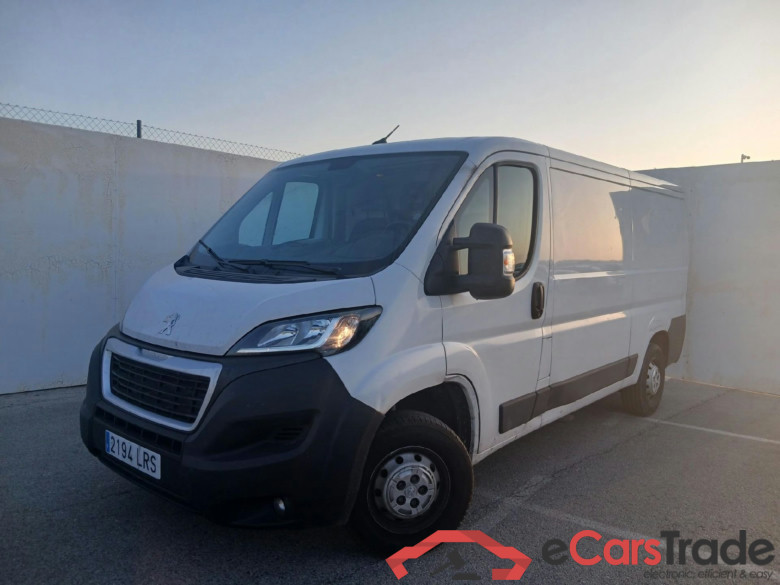 PEUGEOT Boxer / 2014 / 4P / furgón 333 L2 H1 BHDI 103kW (140CV) S&S 6 V. M (AC) #1