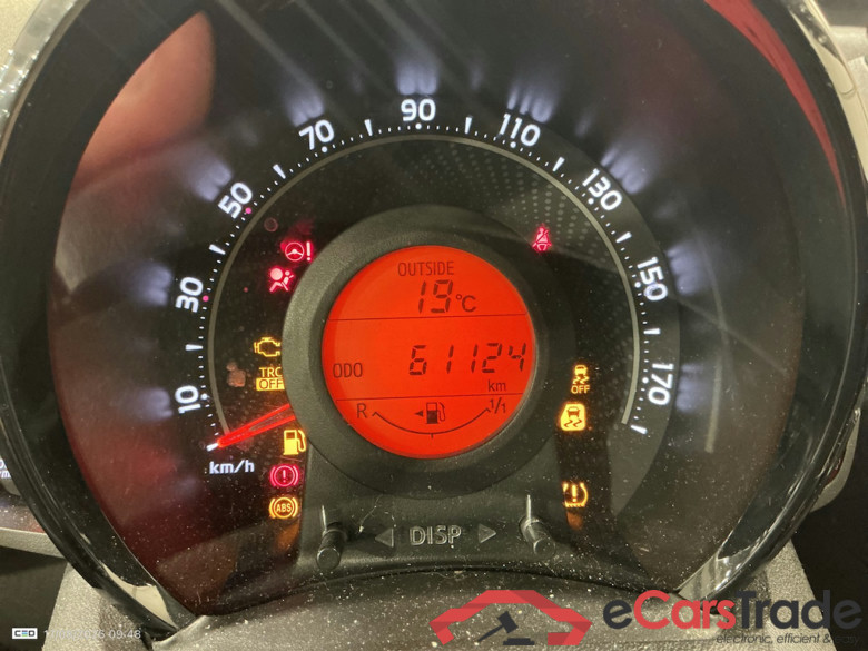 TOYOTA AYGO 1.0 VVT-I X-PLAY II #1