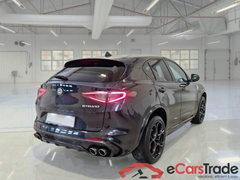 ALFA ROMEO STELVIO / 2017 / 5P / SUV 2.9 V6 510CV QUADRIFOGLIO AT8 Q4 #2