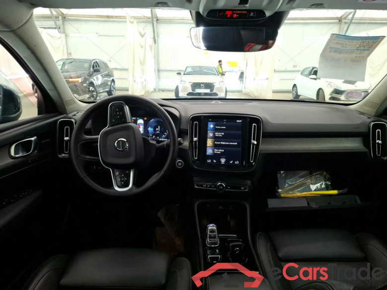 VOLVO XC40 / 2017 / 5P / SUV T5 TWE 262 DCT7 Inscription Luxe #6