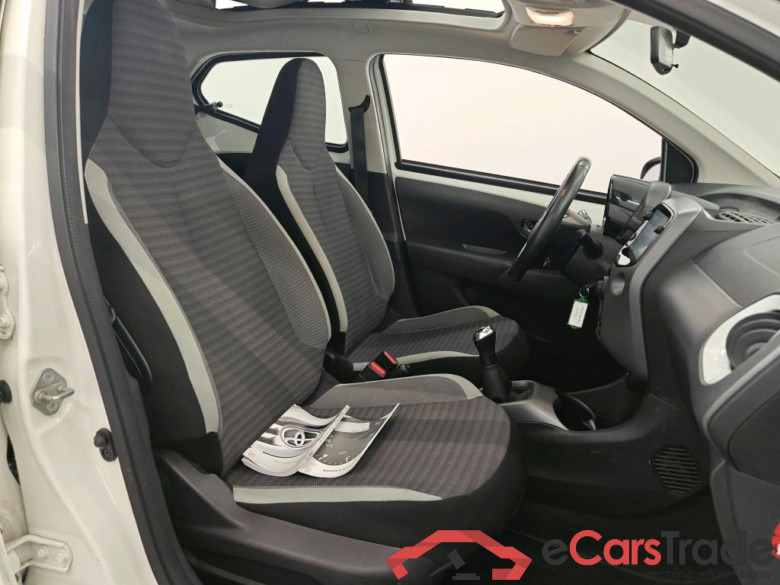 Toyota AYGO 1.0 VVT-i x-play 5d #3
