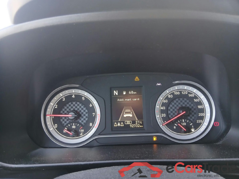HYUNDAI i20 / 2020 / 5P / berlina con portón 1.0 TGDI 74kW (100CV) 48V Essence #4
