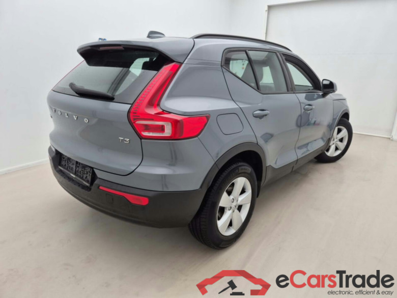 VOLVO XC40 T3. MOM. CORE #2