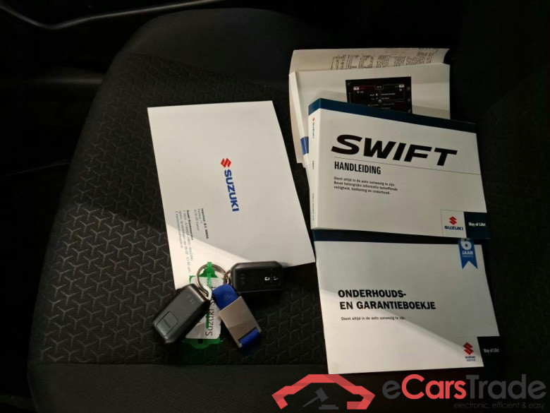 Suzuki Swift 1.2 Smart Hybrid Style 5d #4