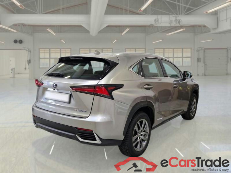 LEXUS NX / 2017 / 5P / SUV HYBRID PREMIUM 4WD #2