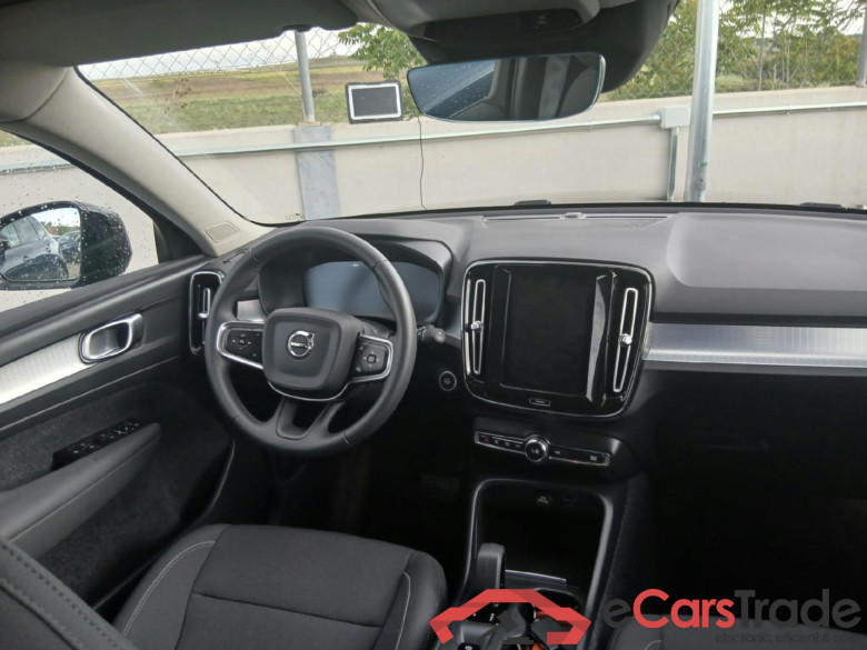 VOLVO XC40 1.5 T2 Momentum 130 CV #3