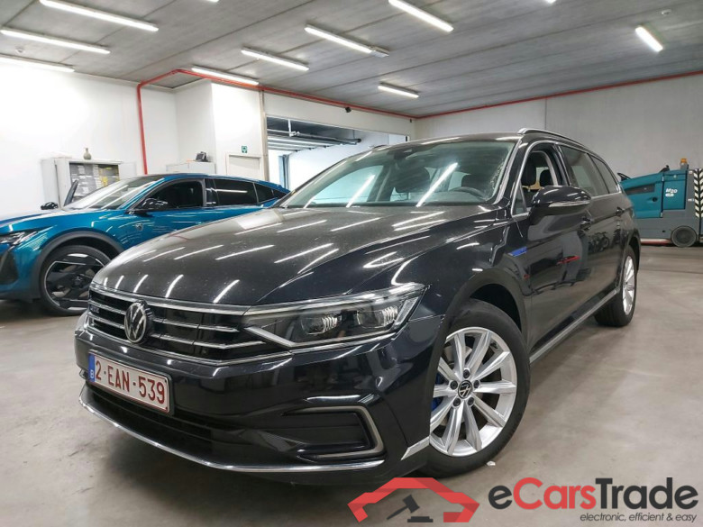 VOLKSWAGEN - VW  PASSAT VARIANT TSI 218PK DSG6 GTE Business Towing Hook * HYBRID * #1