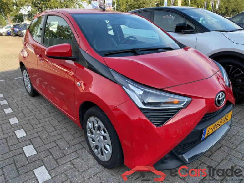 TOYOTA Aygo 1.0 VVT-i x-play #2