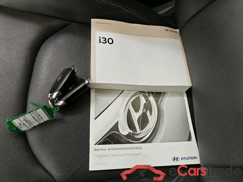 Hyundai i30 Wagon 1.5 T-GDI MHEV Premium 5d #4