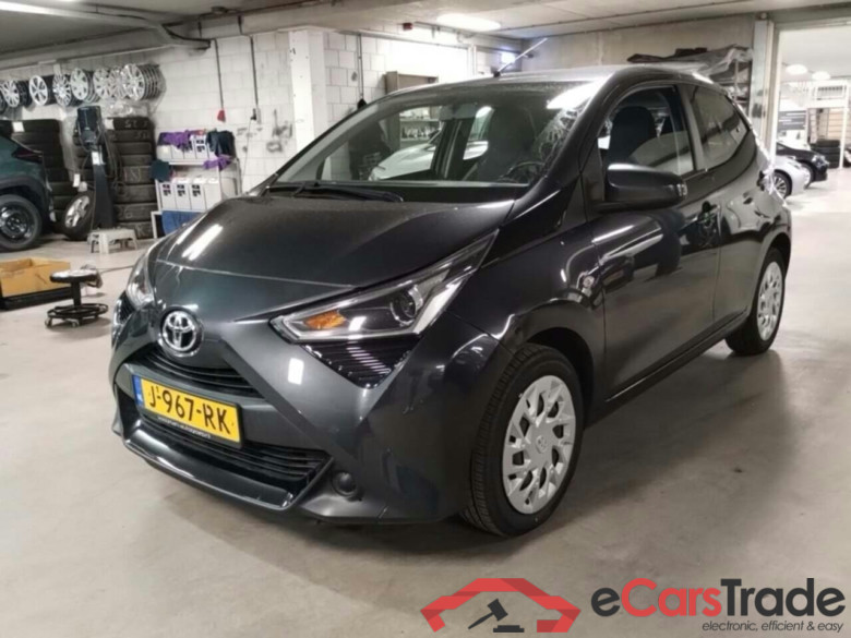TOYOTA Aygo 1.0 VVT-i x-play #1