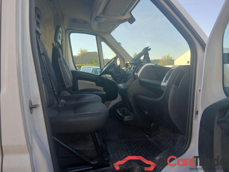 FIAT Ducato / 2014 / 4P / furgón Furgón 35 Medio 100kW Natural Power #6