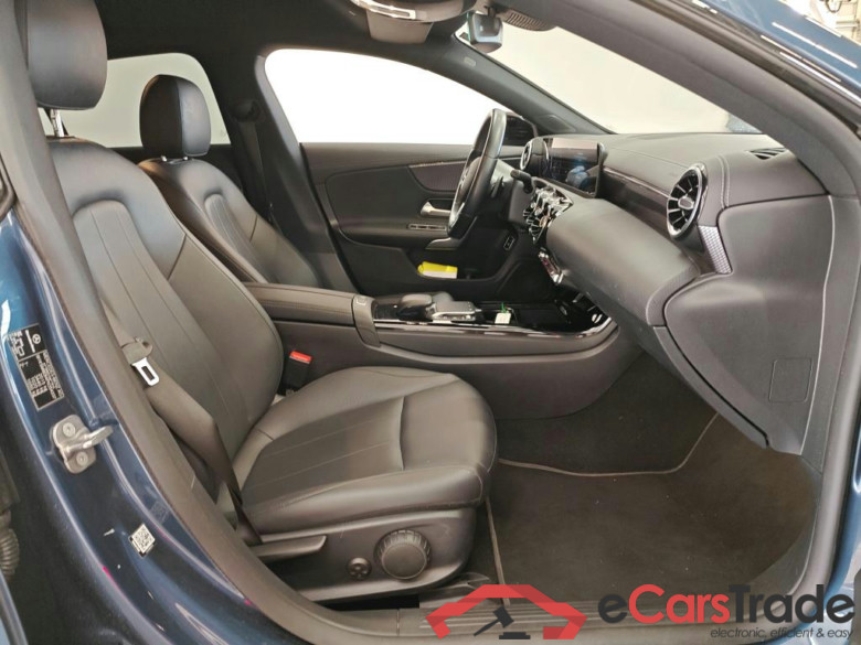Mercedes-Benz CLA Shooting Brake CLA 180 DCT Bus. Solution Luxury 5d #3