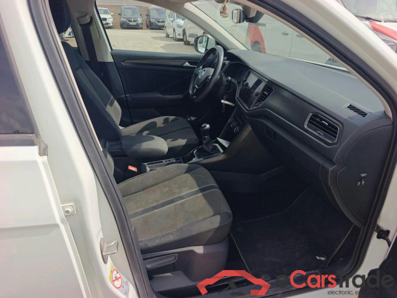 VOLKSWAGEN T-Roc / 2017 / 5P / todoterreno Advance 1.0 TSI 85kW (115CV) #6