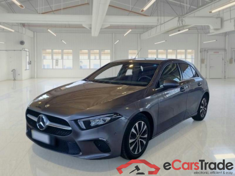 MERCEDES-BENZ CLASSE A / 2018 / 5P / BERLINA A 180 D BUSINESS EXTRA