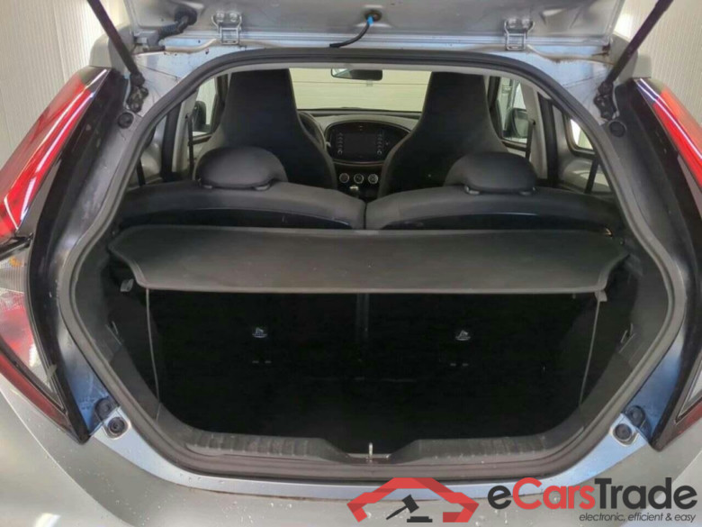 TOYOTA Aygo X 1.0 VVT-i MT Play #6