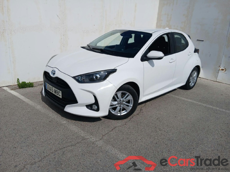 TOYOTA Yaris / 2020 / 5P / berlina con portón 1.5 120H Business Plus #1