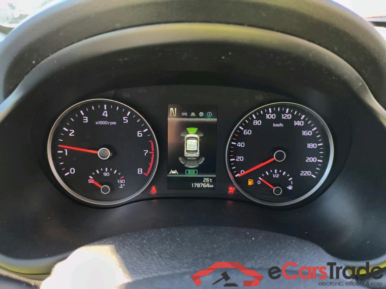 KIA Stonic / 2017 / 5P / todoterreno 1.0 T-GDi 74kW (100CV) MHEV iMT Drive (AC2) #4