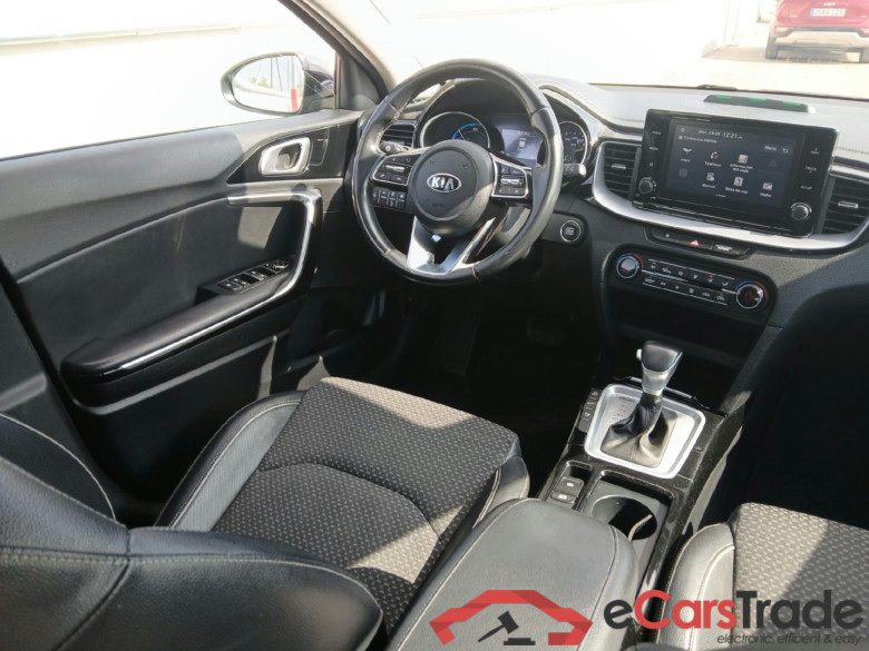 KIA XCeed / 2019 / 5P / todoterreno 1.6 GDi PHEV 104kW (141CV) eDrive (AC) #3
