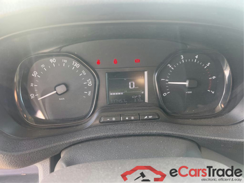 CITROEN Jumpy / 2016 / 4P / combi Combi Talla M BlueHDi 120 S&S Confort #4