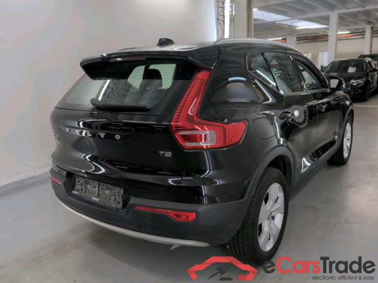 VOLVO XC40 1.5 T2 MOMENTUM PRO AUTO #4