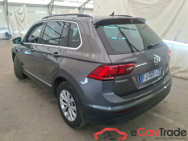 VOLKSWAGEN Tiguan / 2016 / 5P / SUV 2.0 TDI 150 DSG7 Confortline Business #2