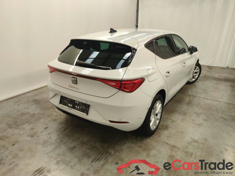 SEAT Leon 1.0 eTSI 110 Move! DSG 5d #2
