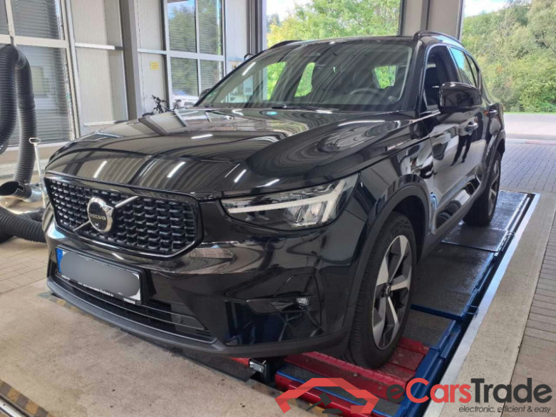 Volvo XC40 (2017->) DE - SUV5 B4 2WD EU6d, Plus Dark, (Facelift) 2022 - 2024 #1