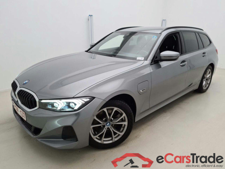 BMW 3-SERIE TOURING 330E AUT