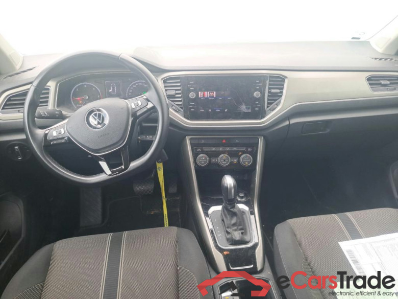 VOLKSWAGEN T-Roc / 2017 / 5P / todoterreno Advance 2.0 TDI 110kW (150CV) DSG (AC2) #3