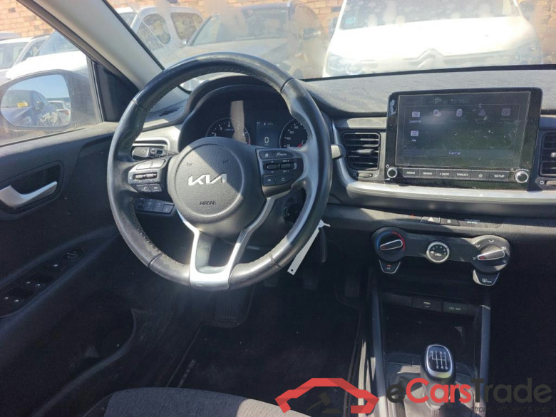 KIA Stonic / 2017 / 5P / todoterreno 1.0 T-GDi 74kW (100CV) MHEV iMT Concept #3