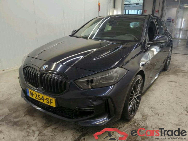 BMW 1-serie 118i High Exec #1