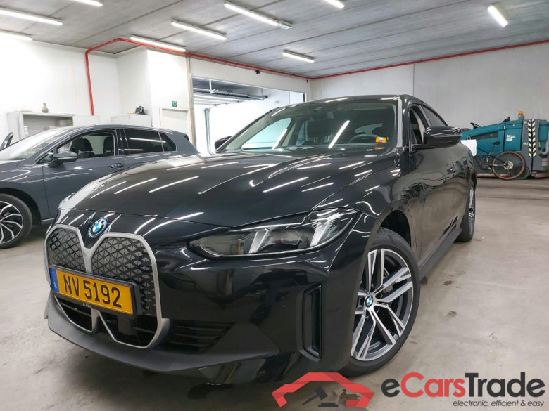 BMW I - BMW I4 eDrive40 340PK With Climatic & Navigation & Heated Sport Seats & Cruise Control & 18 Inch Bicolor Alloy & Camera * ELECTRIC *